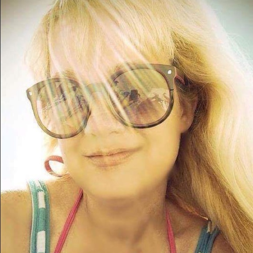 Meet your Posher, Lori